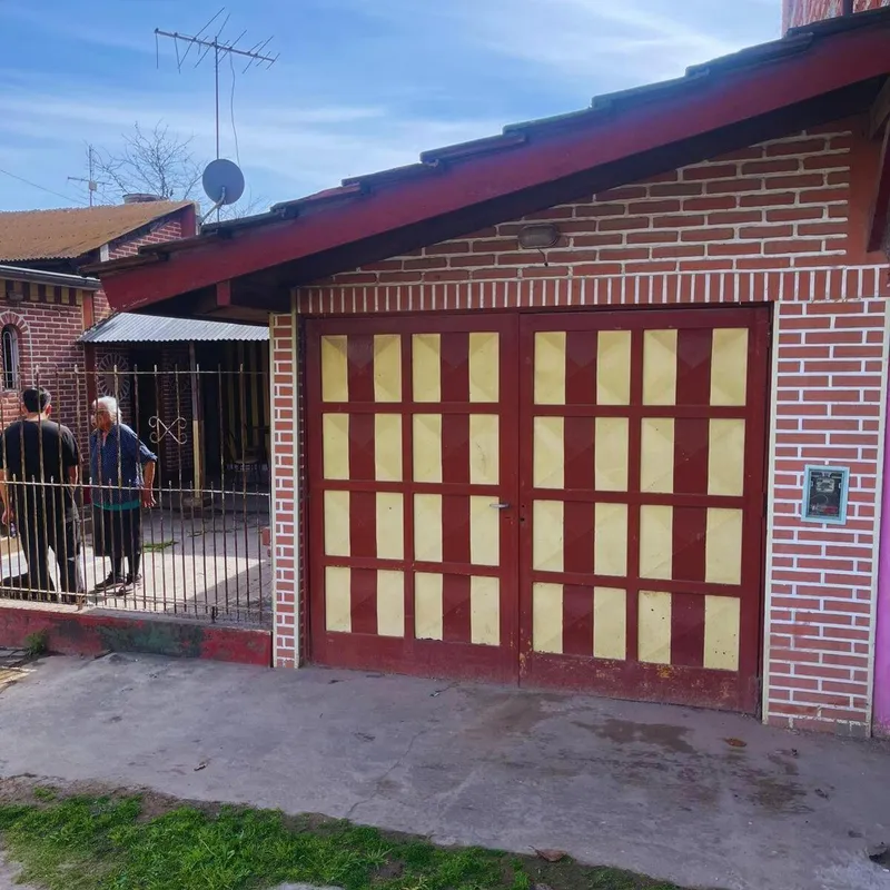 Casa con Local Comercial en Venta - Moreno