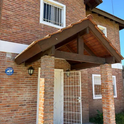 Chalet 6 Ambientes 537 M2, Barrio Sol Azteca, La Reja Moreno Financia