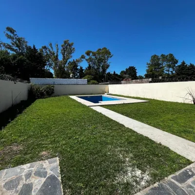 Chalet 6 Ambientes 537 M2, Barrio Sol Azteca, La Reja Moreno Financia