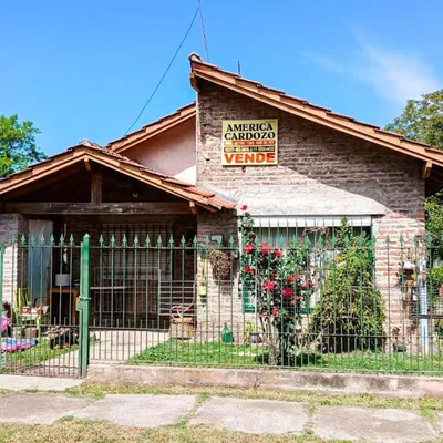 CASA 5 AMBIENTES, AMPLIO LOTE, MORENO