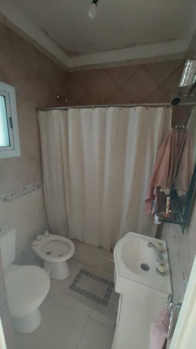 CASA 6 AMBIENTES BARRIO ALCORTA MORENO