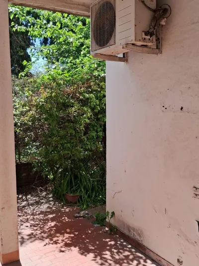 CASONA CON 3 HABITACIONES , MERLO CENTRO ACEPTA PERMUTA