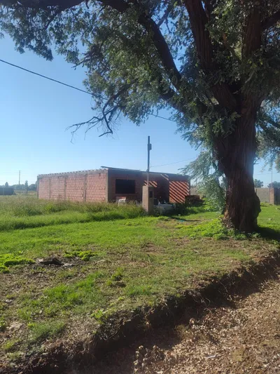 CASA | 3 AMBIENTES | A TERMINAR | COCHERA PASANTE | GRAL. RODRIGUEZ