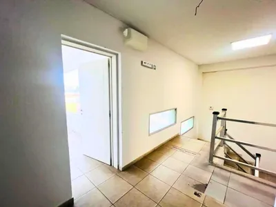 DEPÓSITO | NAVE COMERCIAL | 1200 M² CUBIERTOS | SOBRE ACCESO OESTE | ESTACIONAMIENTO | FRANCISCO ÁLVAREZ