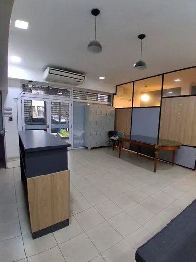 ALQUILER LOCAL COMERCIAL A ESTRENAR EN MORON CENTRO A CUADRAS DEL JUZGADO Y LA ESTACION