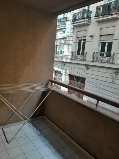 Monoambiente con balcón y amenities en Monserrat